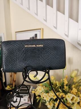 Michael Kors zip around wallet